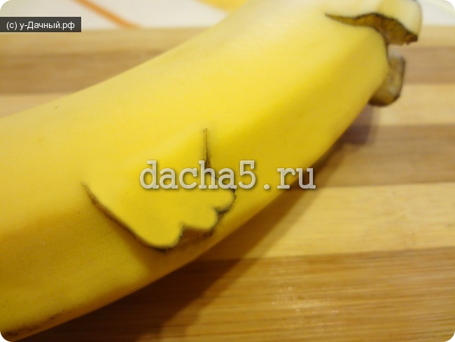 вырезаем передние лапы и отибаем кожуру